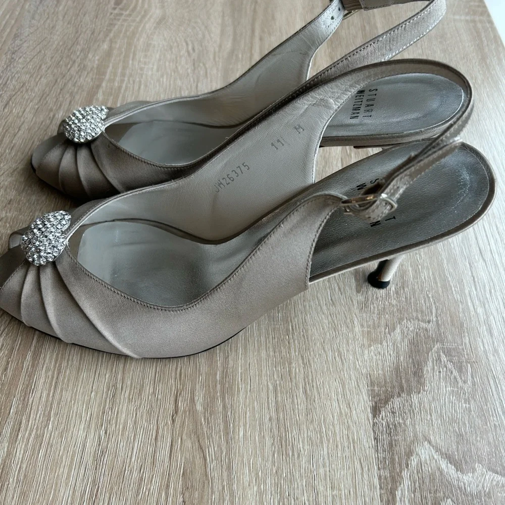 Stuart Weitzman Metallic Champagne Peep-Toe Slingback Heels with Crystal Heart - Picture 3 of 6